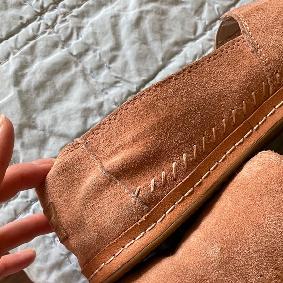 TOMS Classic Pink/Peach Suede Loafers - Picture 6 of 9